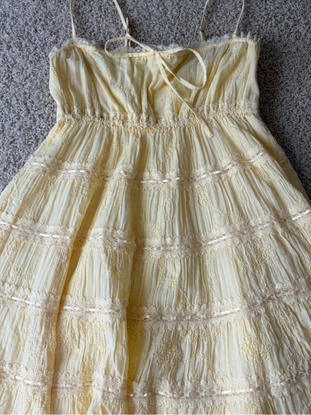 Abercrombie Butter Yellow Lace Mini Dress - Picture 4 of 5